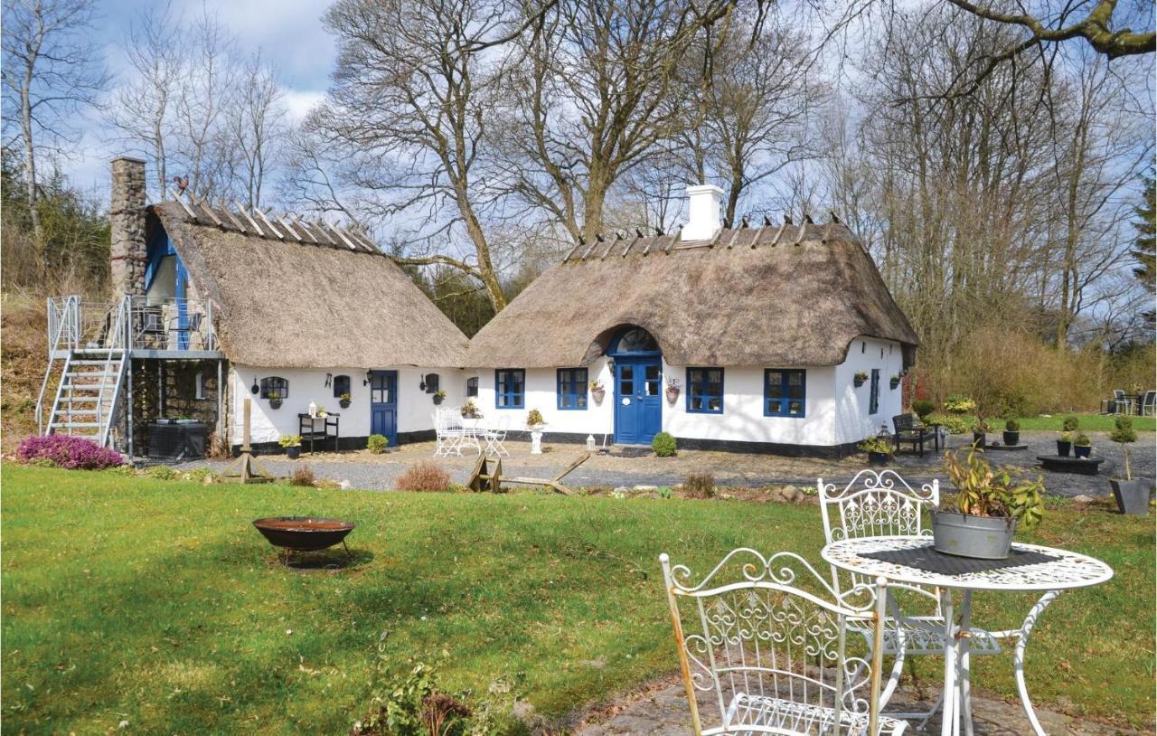 Lovely Home In Give With House A Panoramic View エクステリア 写真