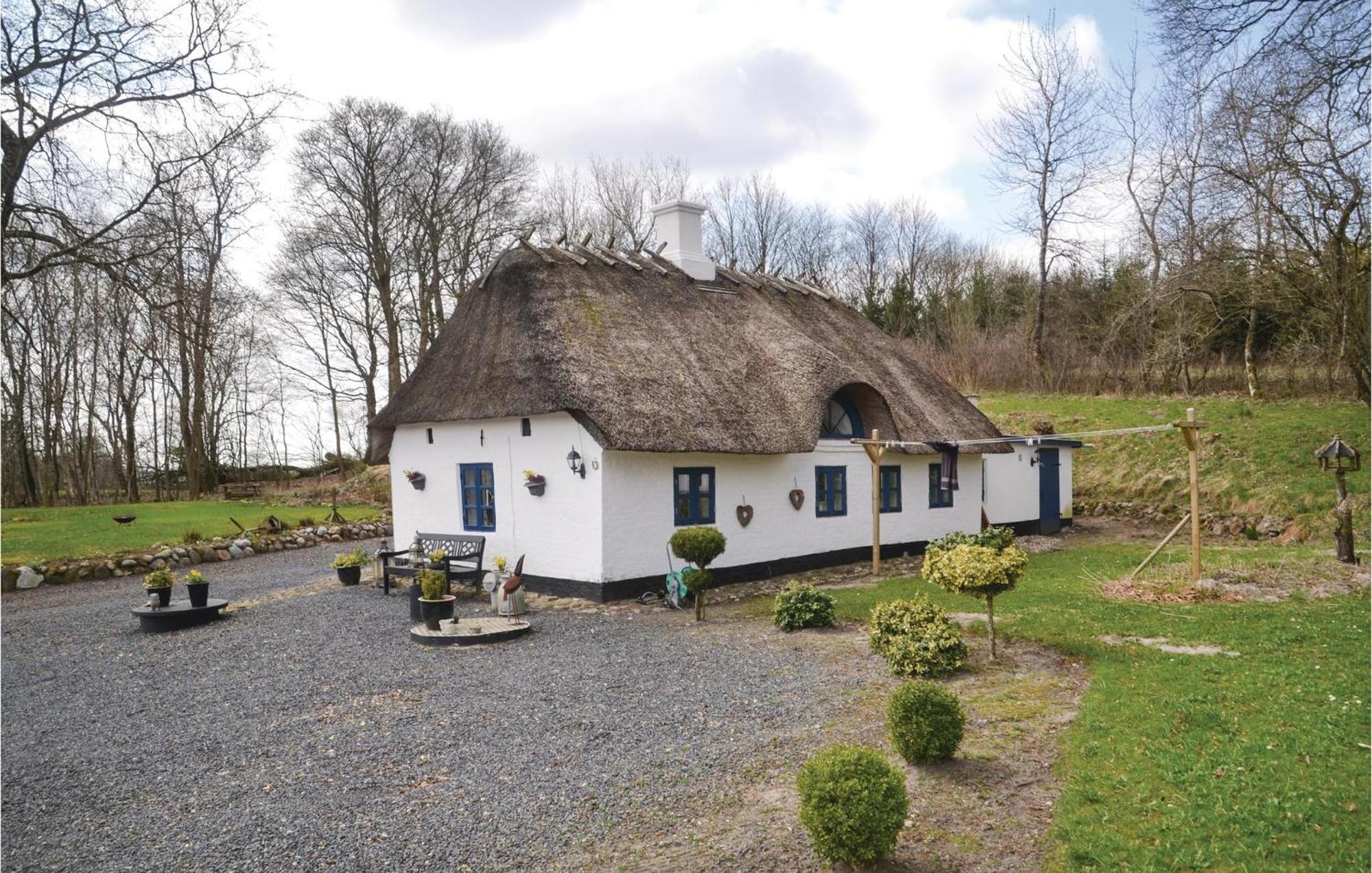 Lovely Home In Give With House A Panoramic View エクステリア 写真