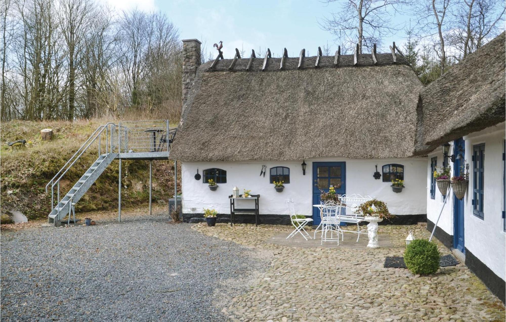 Lovely Home In Give With House A Panoramic View エクステリア 写真